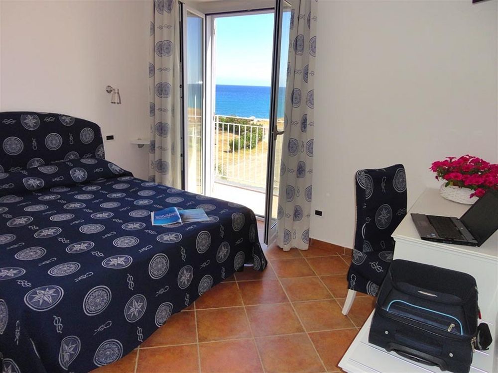 Hotel Yachting Club Mare Gioiosa Marea Esterno foto