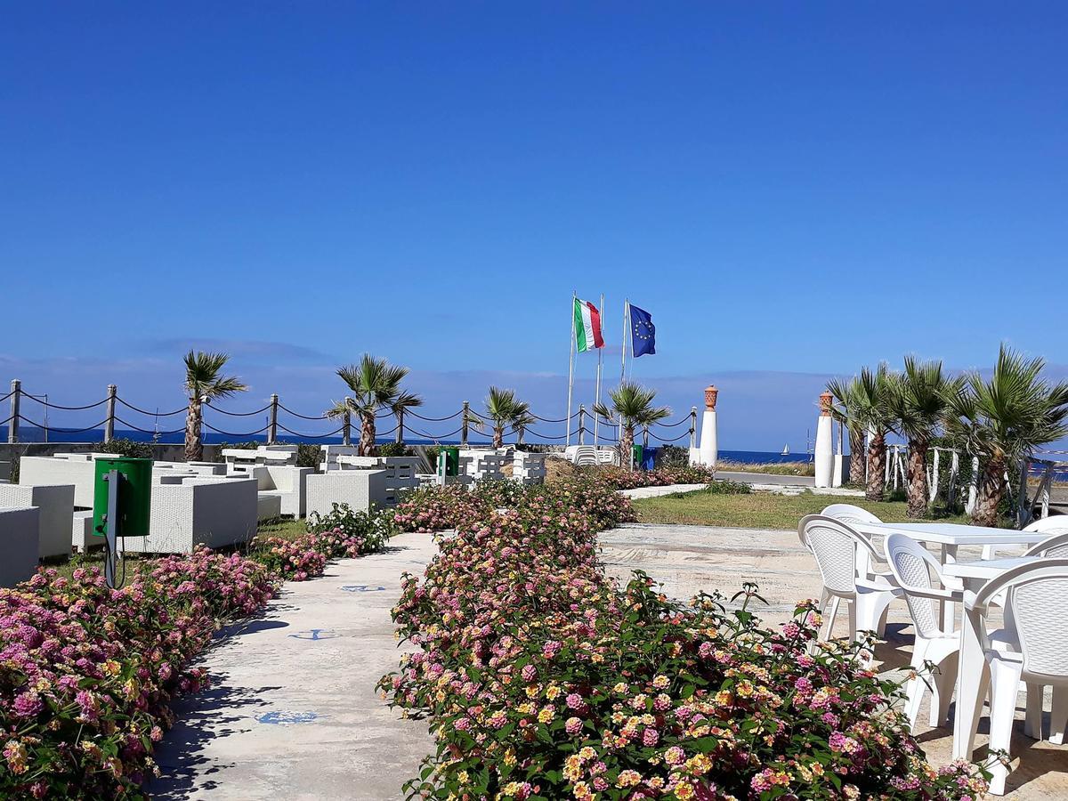 Hotel Yachting Club Mare Gioiosa Marea Esterno foto