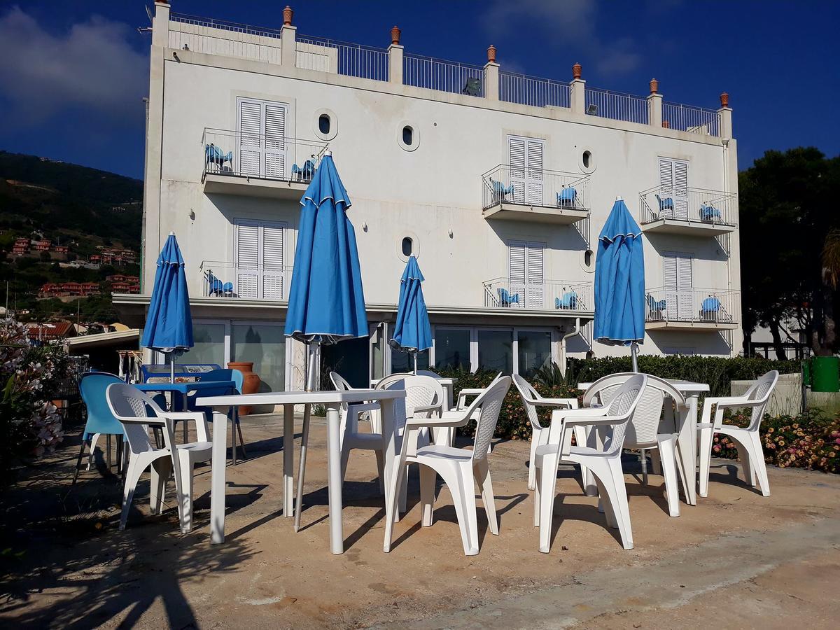 Hotel Yachting Club Mare Gioiosa Marea Esterno foto