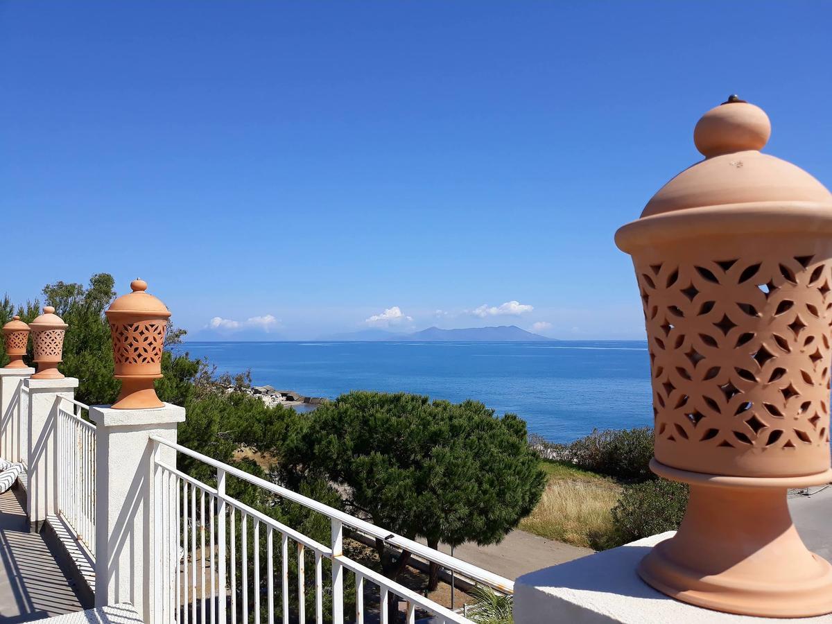 Hotel Yachting Club Mare Gioiosa Marea Esterno foto