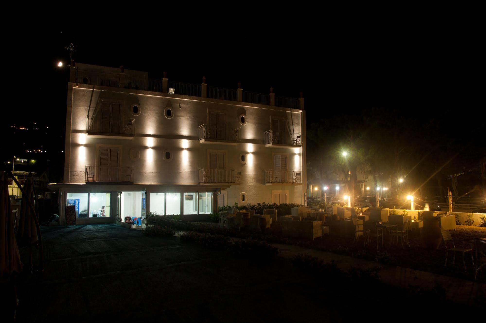 Hotel Yachting Club Mare Gioiosa Marea Esterno foto