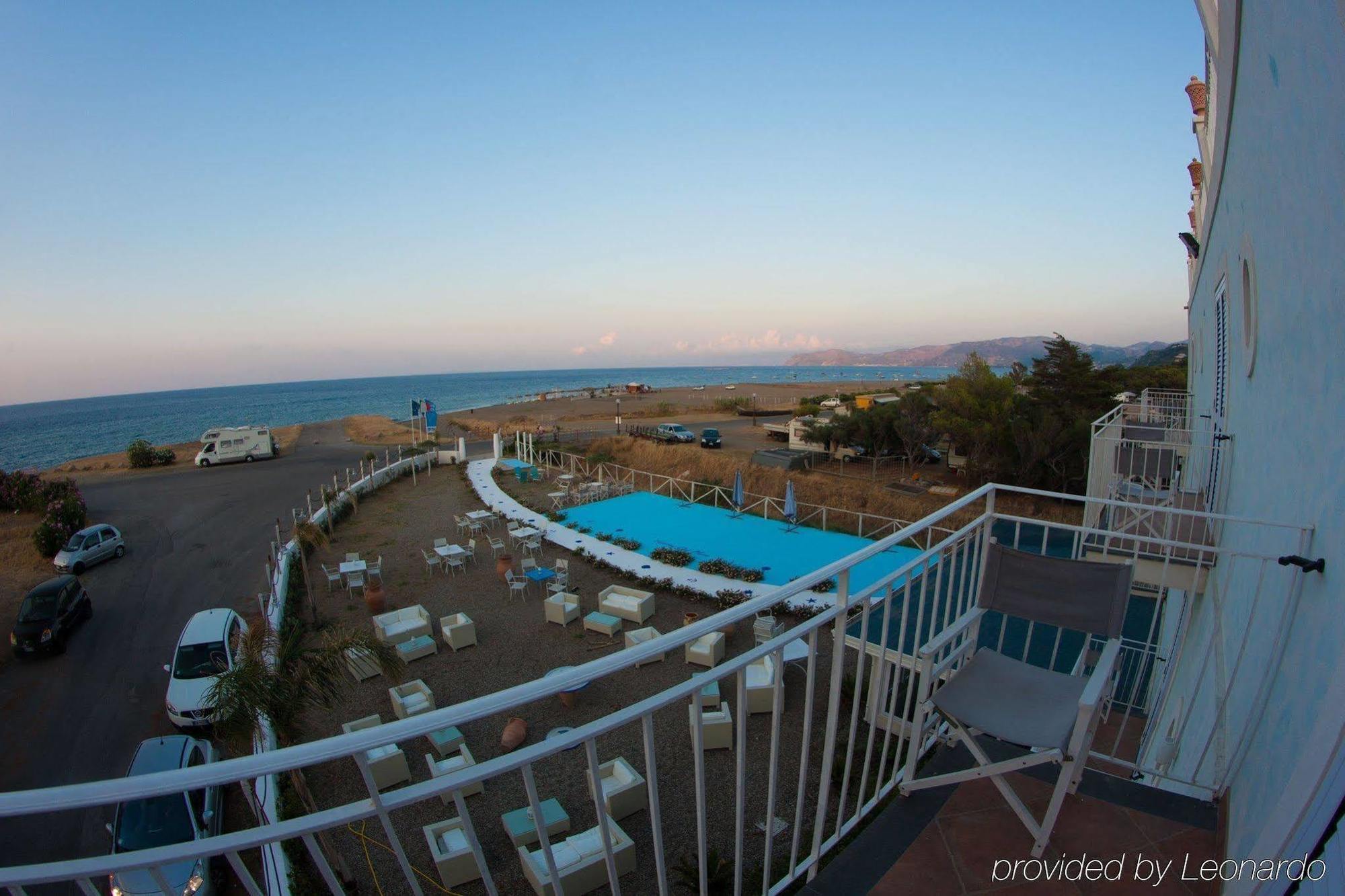 Hotel Yachting Club Mare Gioiosa Marea Esterno foto