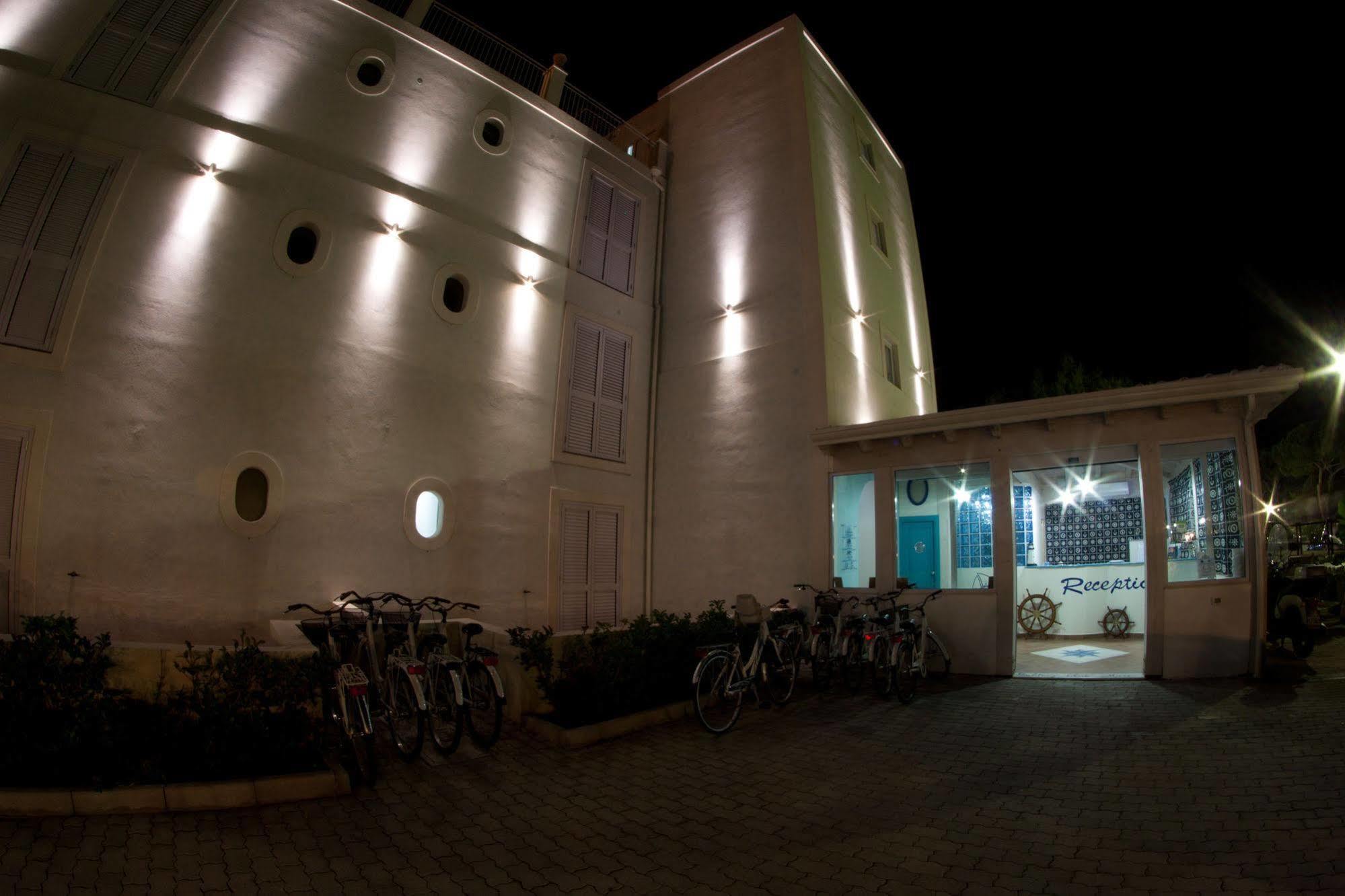 Hotel Yachting Club Mare Gioiosa Marea Esterno foto