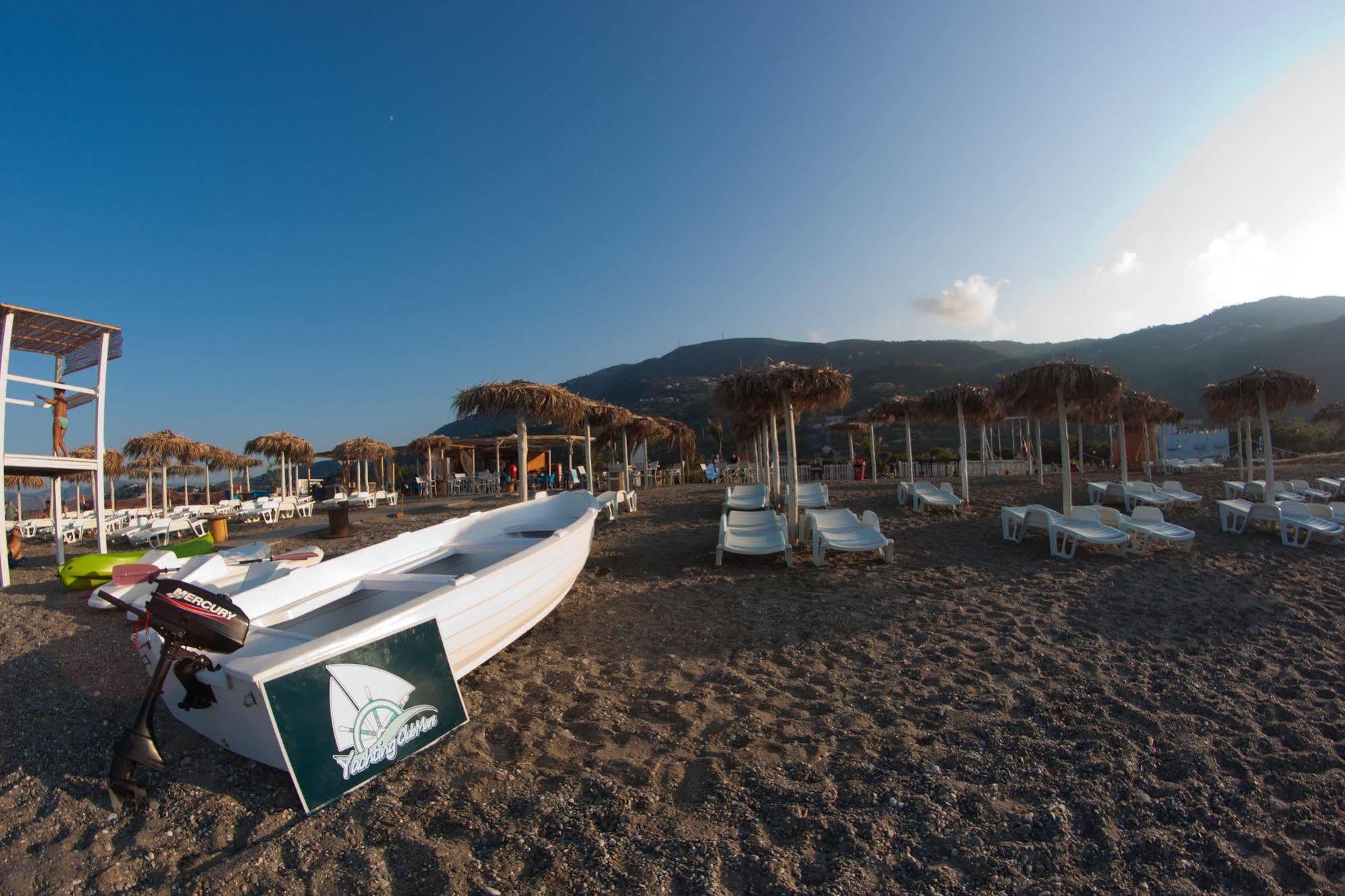 Hotel Yachting Club Mare Gioiosa Marea Esterno foto