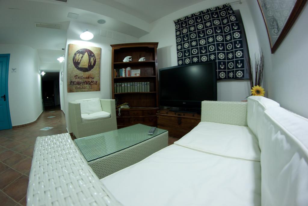 Hotel Yachting Club Mare Gioiosa Marea Esterno foto